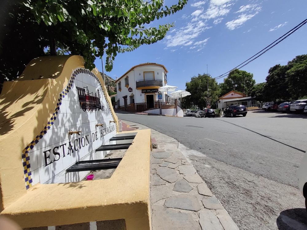 Estacion_Benaojan-pueblo-blanco-1000x750 - 3 pintorescos pueblos blancos cerca de Ronda para una escapada de fin de semana
