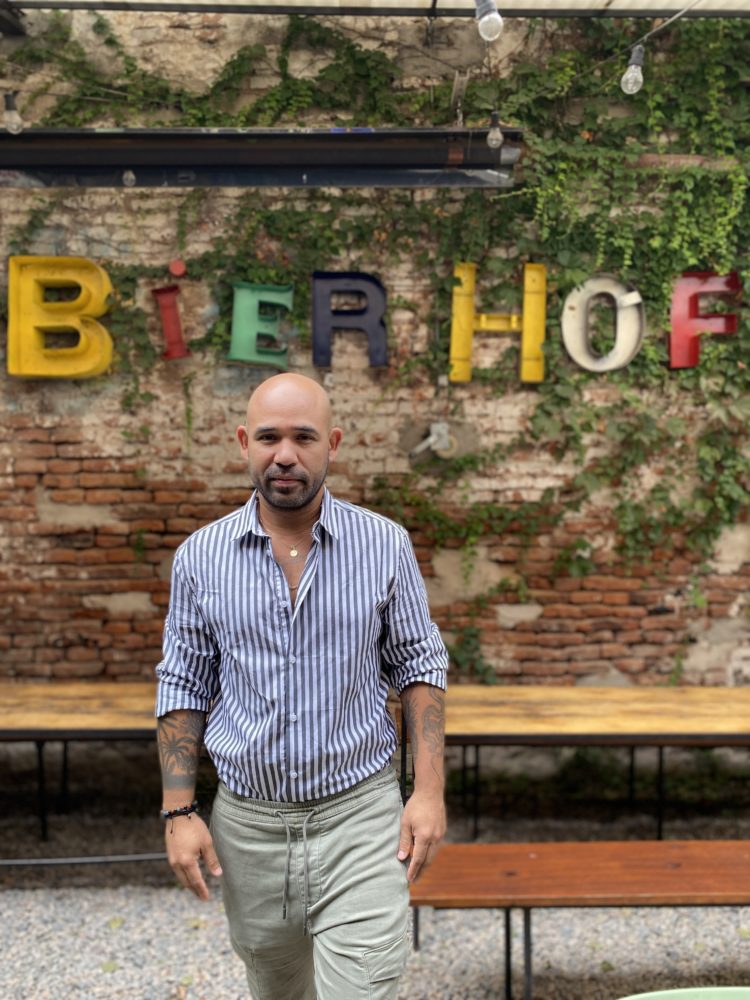 Fidel-Perez-Ochoa-750x1000 - Una historia inexplicable de cervezas, vinos y algo de inconsciencia