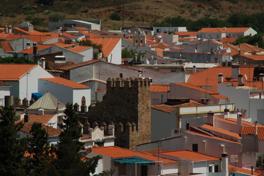 Jerez_de_los_caballeros_wikimedia_commons_Jesusccastillo-1000x665 - Está en Badajoz y es un pueblo con un gran castillo, preciosos paisajes y mucha historia