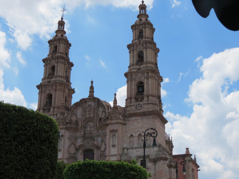 LagosdeMoreno-Luis-Alvaz-en-Wikimedia-Commons-1000x750 - Está a 90 minutos de Aguascalientes, tiene un Patrimonio de la Humanidad de UNESCO y es un Pueblo Mágico con preciosas construcciones coloniales