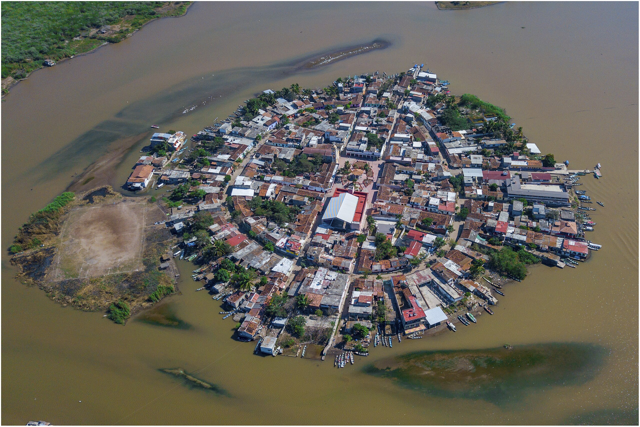 Como en Venecia, pero en México: el pequeño Pueblo Mágico costero de Nayarit con canales y bonitos paisajes