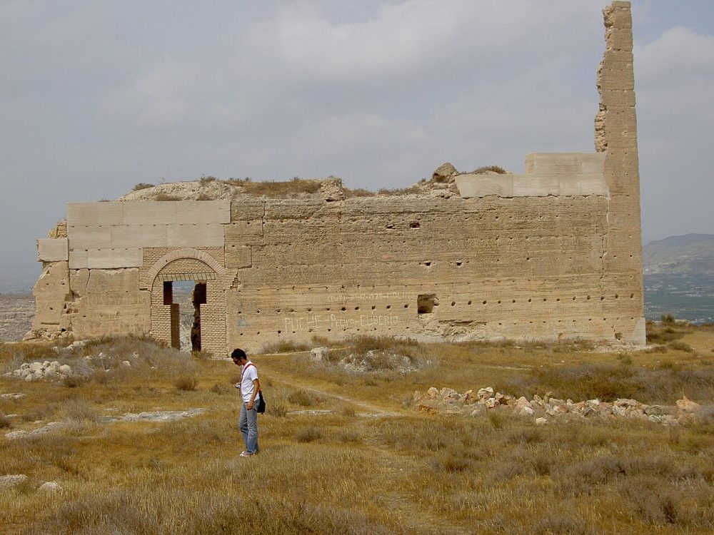 Mula-Espunia-en-Wikimedia-Commons-1000x750 - Es uno de los pueblos más bonitos de Murcia, tiene un castillo medieval y una hermosa poza que debes visitar