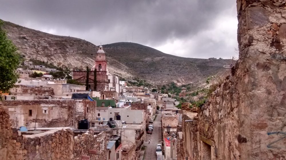 Real_de_Catorce_wikimedia_commons_Balaenicactus-1000x562 - Este es el hermoso Pueblo Mágico que debes visitar si te gusta el frío