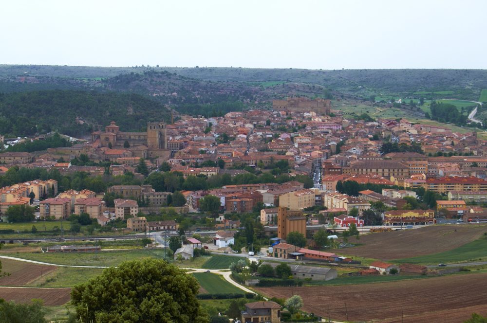 Siguenza_wikimedia_commons_Jose-Ibanez3-1000x664 - Cuáles son los pueblos de España que la Organización Mundial del turismo recomienda visitar