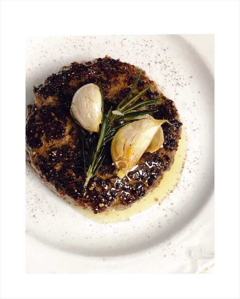 Snapinsta.app_418386930_293924983658080_7861875866595640042_n_1024-801x1000 - Los favoritos de Taylor Swift: estos restaurantes en Nueva York están avalados por la artista