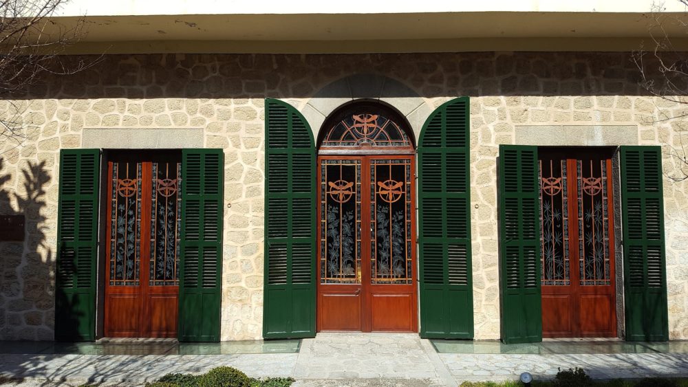 Soller-Renate007-en-Wikimedia-Commons-1000x563 - Es una gema oculta en Mallorca, tiene playas preciosas y es un pueblo perfecto para el ecoturismo