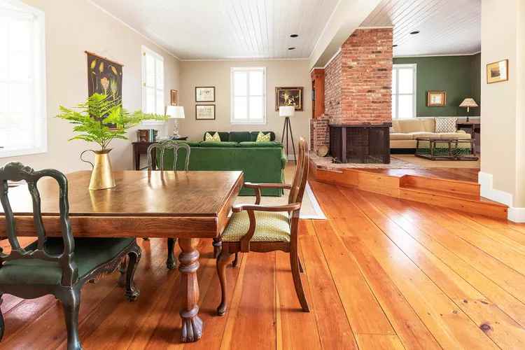 TAL-ivy-cottage-cape-arundel-inn-ECLIPSESTAYME0224-635f55d275444706b480da1ae9e29f39 - Este lujoso hotel en Maine se encuentra en el Camino de la Totalidad del eclipse solar de 2024