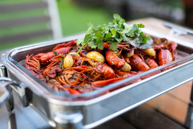 TAL-louisiana-crawfish-MINDENLA0224-ba26772d10dd4e5e914d7cb87df28480 - El pueblo más amigable del sur de Estados Unidos: hermosos lagos y tiendas de antigüedades