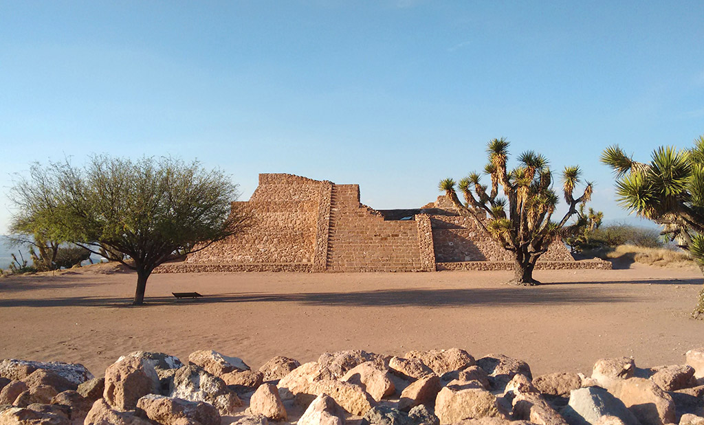 Está a 2 horas de Querétaro, tiene aguas termales y es un Pueblo Mágico con zonas arqueológicas