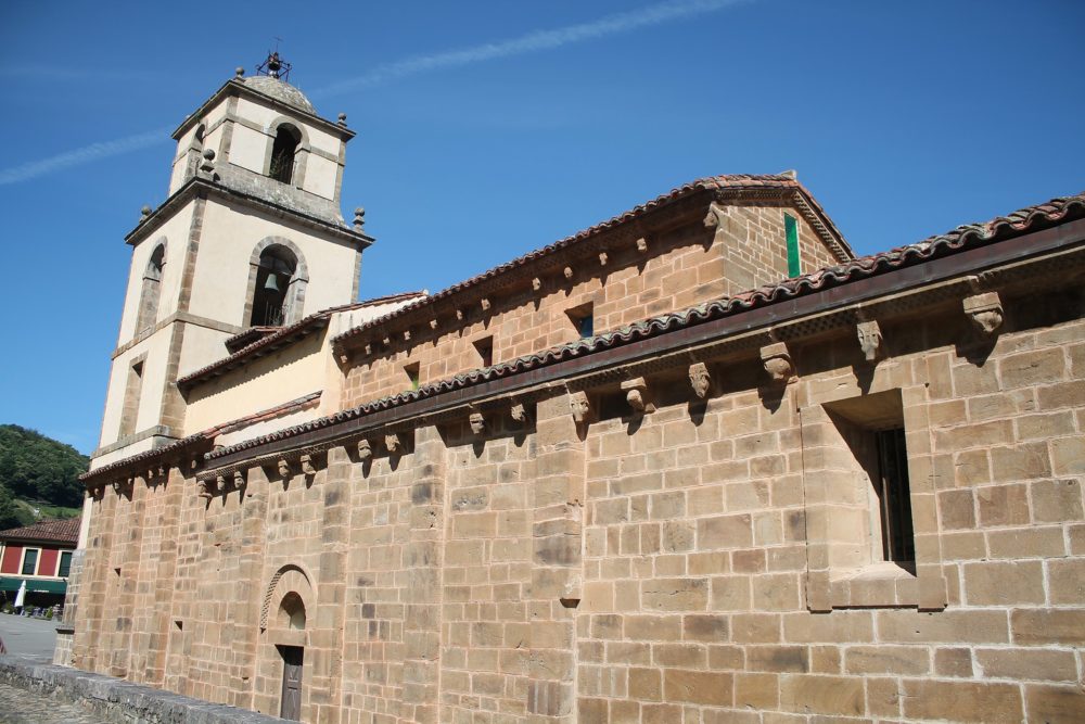 Teverga_wikimedia_commons_Elenasturife-1000x667 - El bonito pueblo con paisajes increíbles para estar en contacto con la naturaleza en Asturias