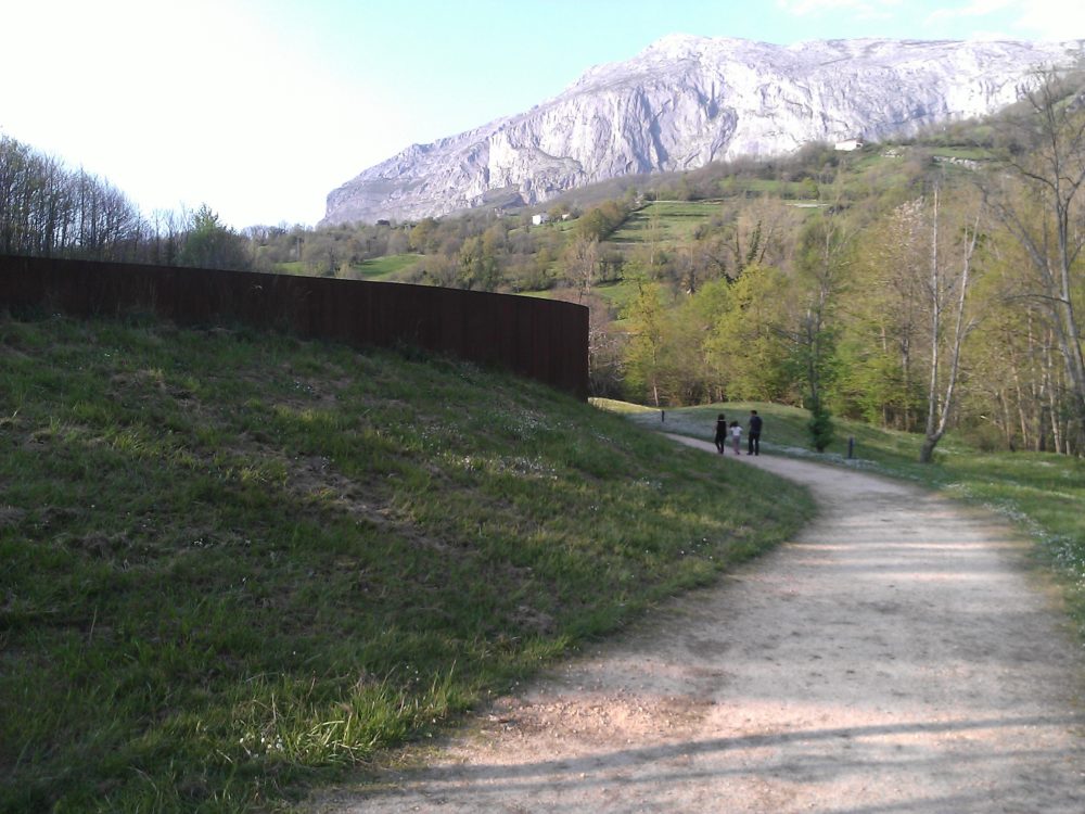 Teverga_wikimedia_commons_Nachosan-1000x750 - El bonito pueblo con paisajes increíbles para estar en contacto con la naturaleza en Asturias