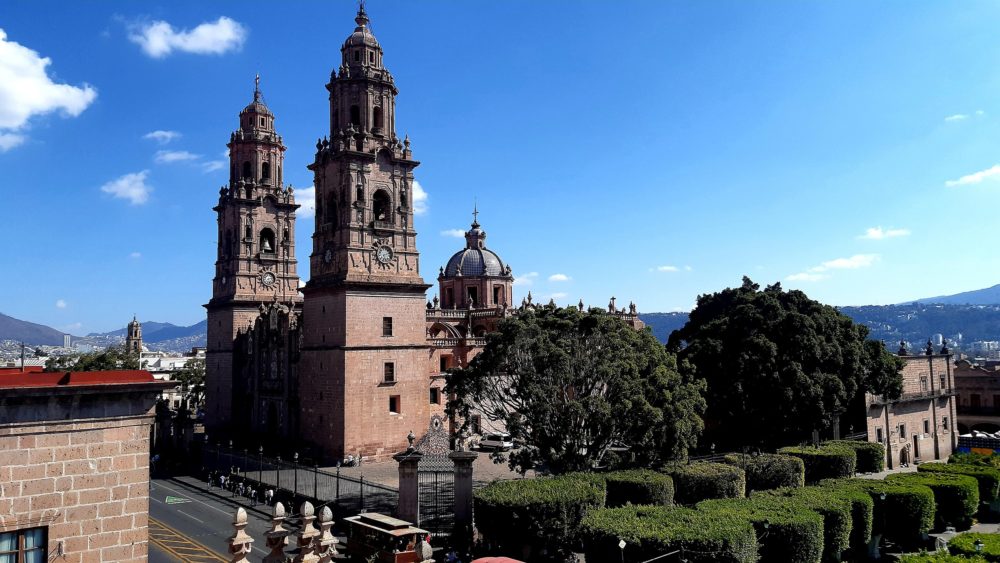 Skybar y techos que simulan ser pianos: así es el lujoso hotel boutique de Marco Antonio Solís en Morelia