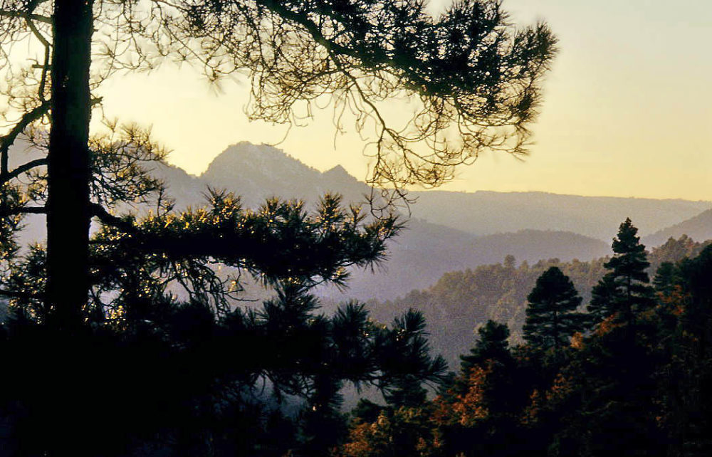 El pintoresco pueblo serrano en Cuenca con cascadas escondidas y callejuelas llenas de encanto
