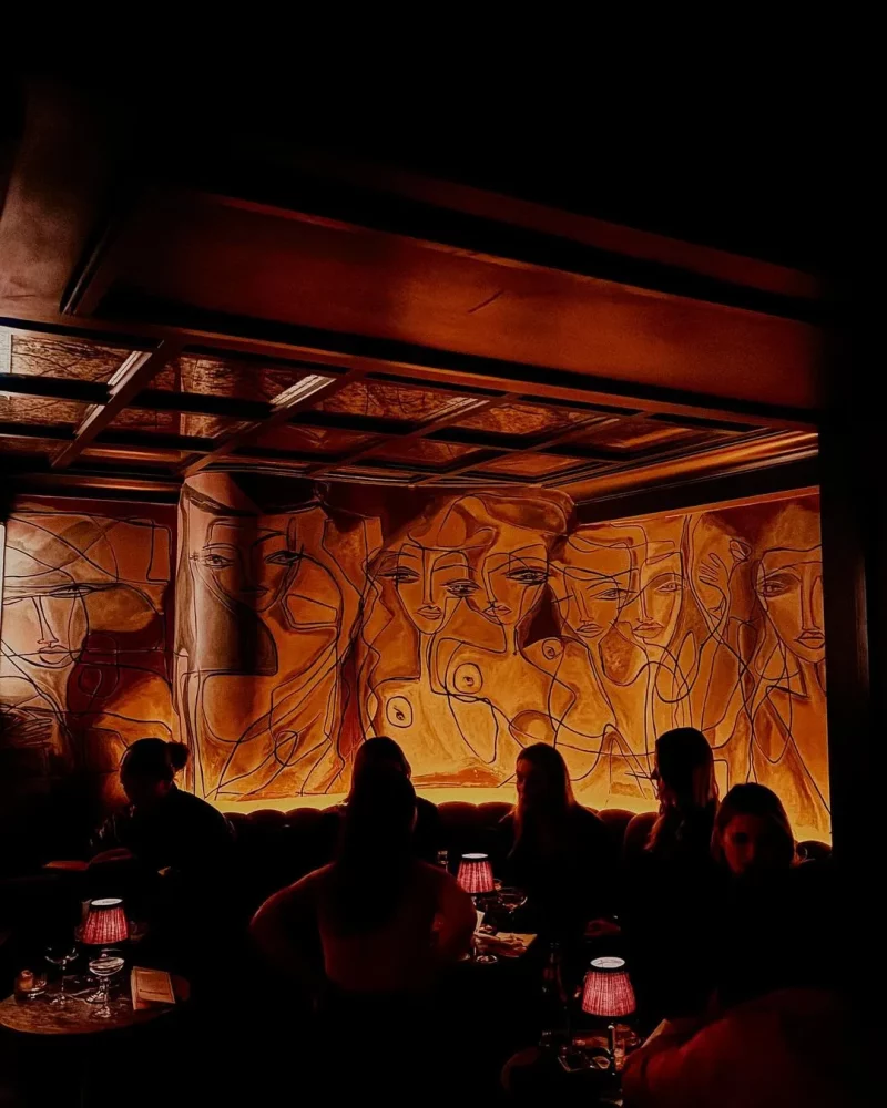 nueva-york-hostspot-bar-restaurantes-800x1000 - Los favoritos de Taylor Swift: estos restaurantes en Nueva York están avalados por la artista