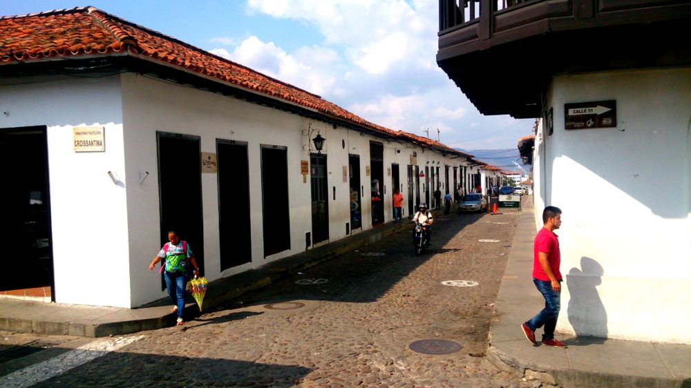 portada-Giron-Motero-colombia-en-Wikimedia-Commons-1000x562 - El hermoso Pueblo Patrimonio a 20 minutos de Bucaramanga con callecitas empedradas y preciosas casas blancas coloniales