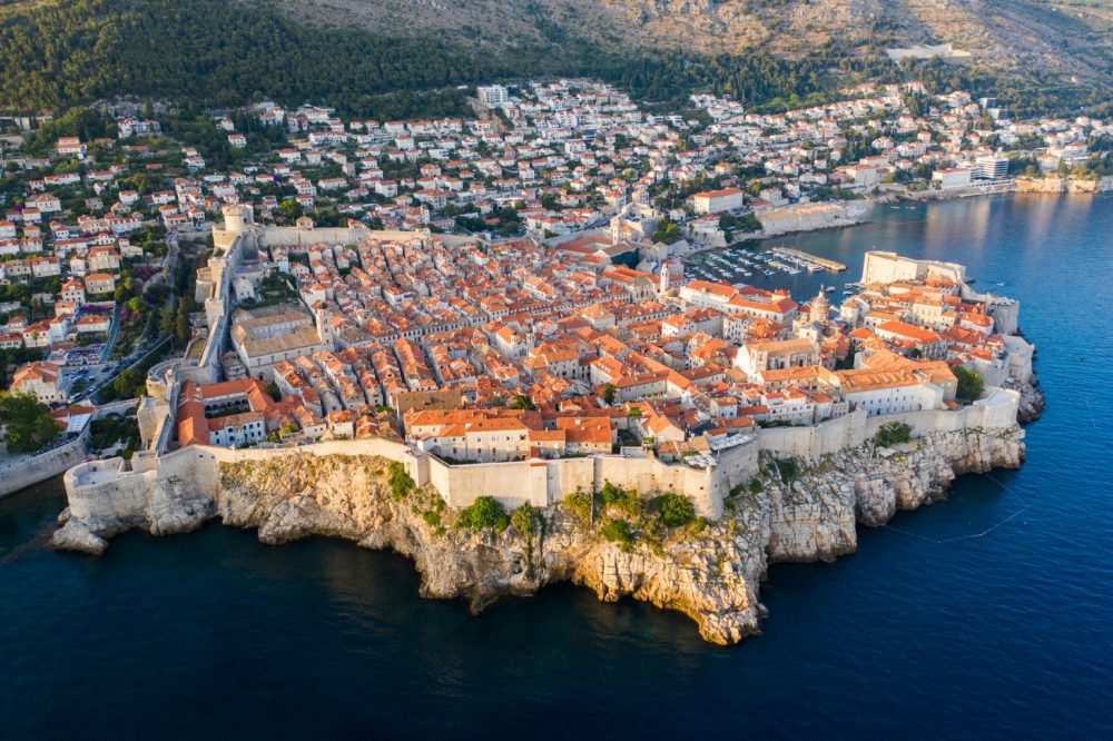 sistema_de_murallas_de_Dubrovnik-1000x666 - Dubrovnik, la ciudad amuralla del adriático que fue escenario de Juego de Tronos