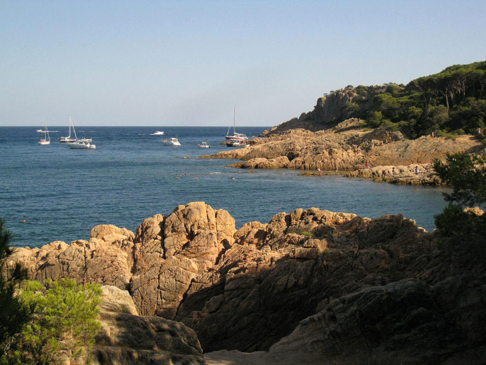 177_Cala_del_Peix_Sant_Feliu_de_Guixols-1000x750 - La cala secreta de Tossa de Mar con pocos turistas que es una joya con aguas turquesas
