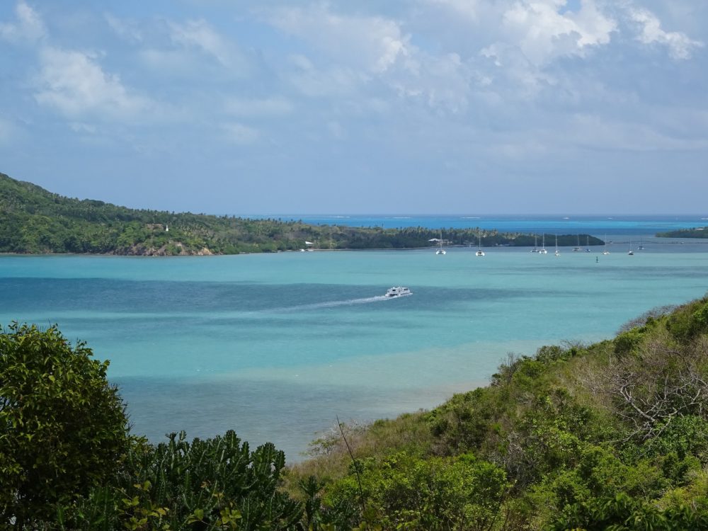 2560px-Bahia_Providencia-1000x750 - Las paradisíacas playas solitarias de Colombia que fueron destacadas por la UNESCO y debes conocer sí o sí