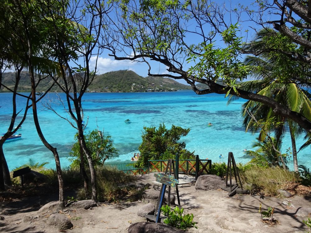 2560px-Cayo_Cangrejo_Old_Providence_McBean_Lagoon-1000x750 - Las paradisíacas playas solitarias de Colombia que fueron destacadas por la UNESCO y debes conocer sí o sí