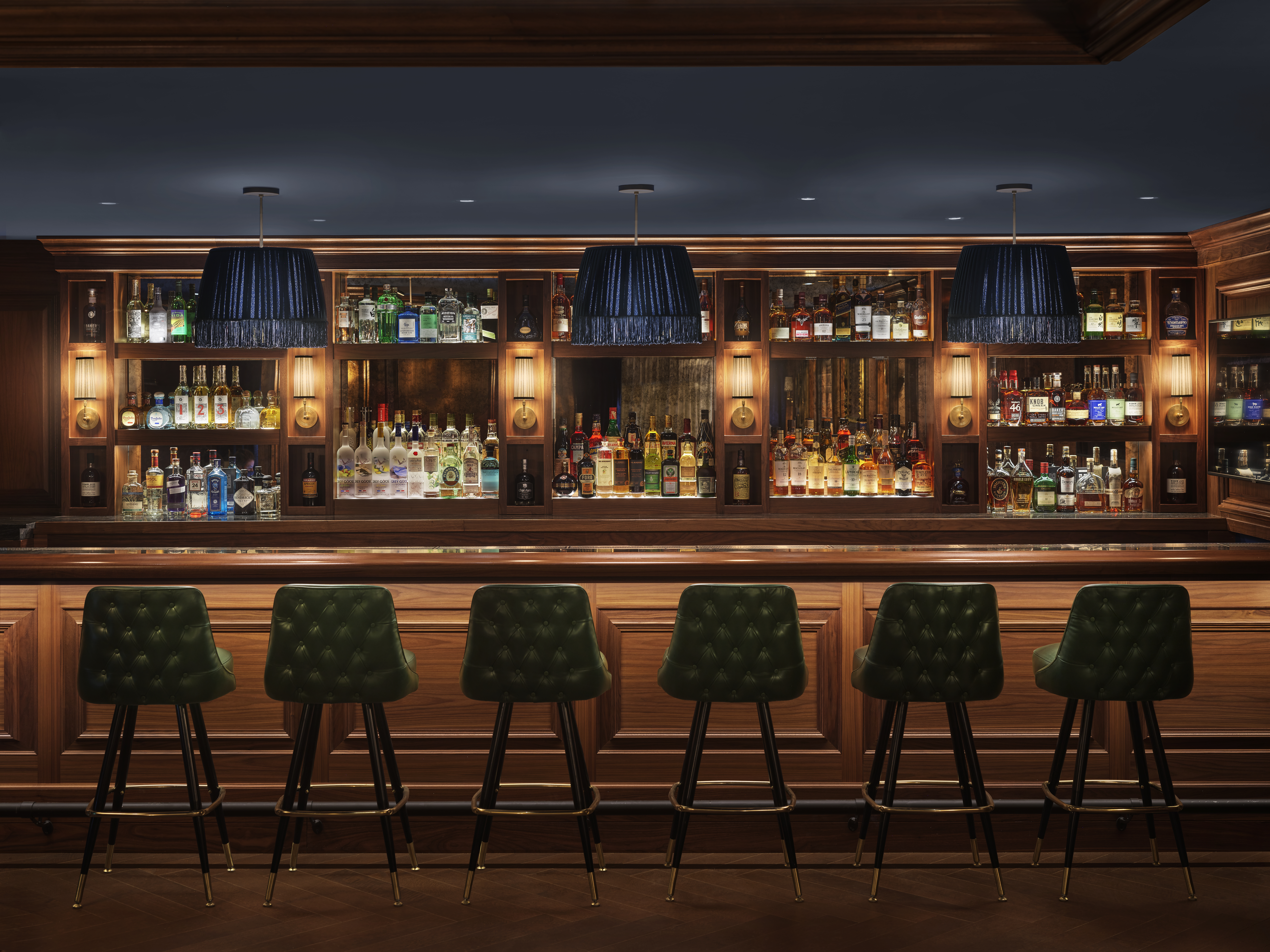 7.-The-Newbury_The-Street-Bar-credit-Nikolas-Koenig-1 - Arquitectura patrimonial y confort residencial, así se siente The Newbury el nuevo hotel boutique de Back Bay Boston
