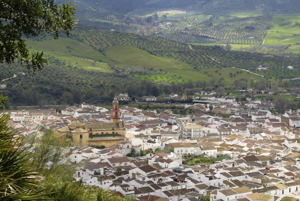 Algodonales1-1000x670 - El encantador pueblo blanco de Cádiz rodeado de naturaleza perfecto para hacer senderismo