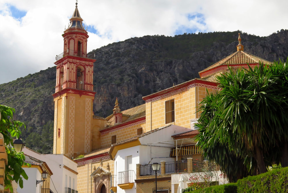 Algodonales2-1000x670 - El encantador pueblo blanco de Cádiz rodeado de naturaleza perfecto para hacer senderismo