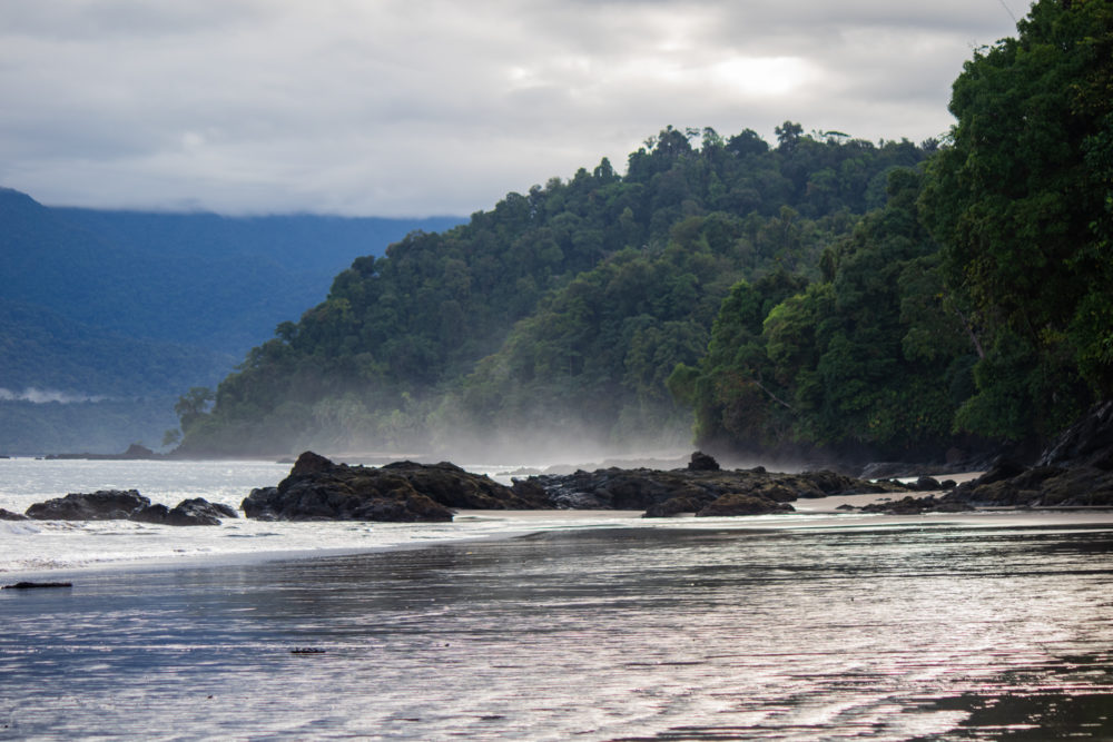 Bahia_Solano_wikimedia_commons_Fernando-Trastamara-1000x667 - El espectacular pueblo de Colombia con paisajes naturales fantásticos, avistamiento de ballenas, cascadas y playas