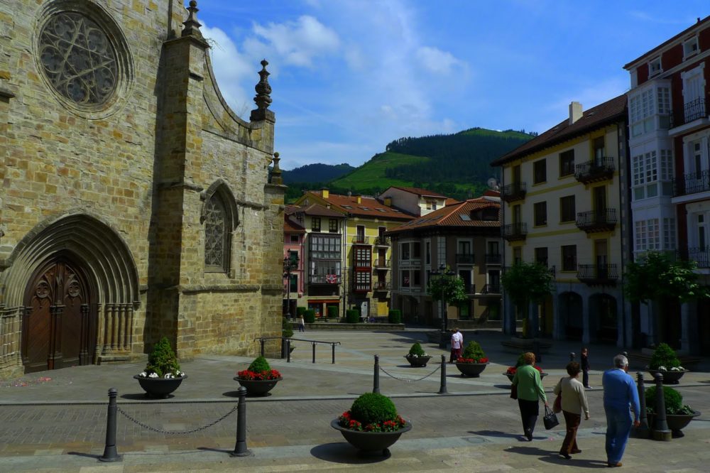 Balmaseda_wikimedia_commons_Tim-Tregenza-1000x666 - 3 hermosos pueblos cerca de Bilbao para hacer una escapada