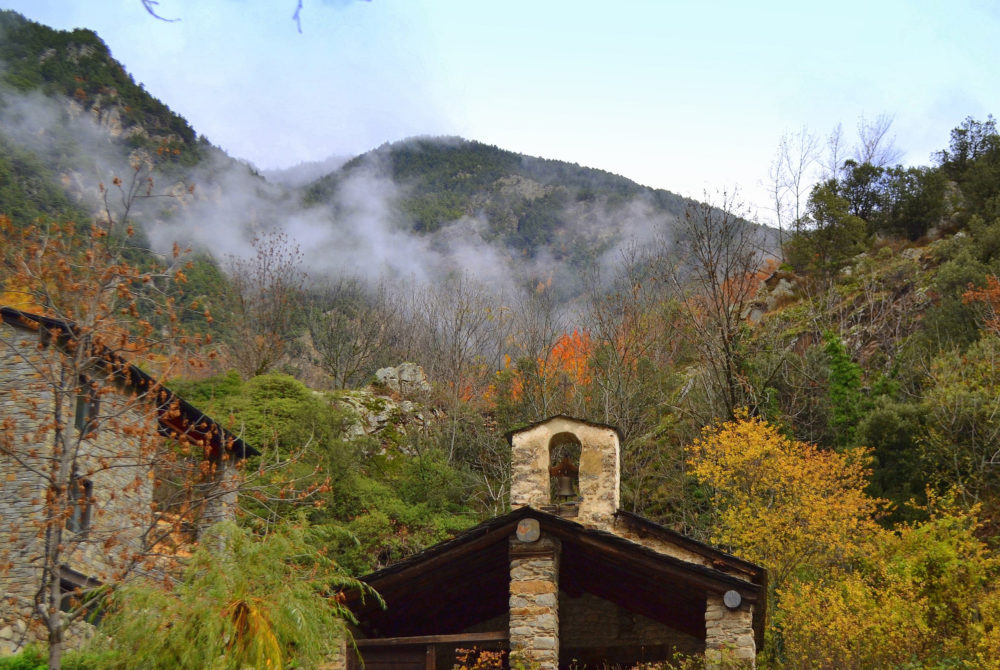 Bixessarri3-1000x670 - El pintoresco pueblo de Andorra que casi nadie conoce y tiene paisajes preciosos con bellas casitas de piedra
