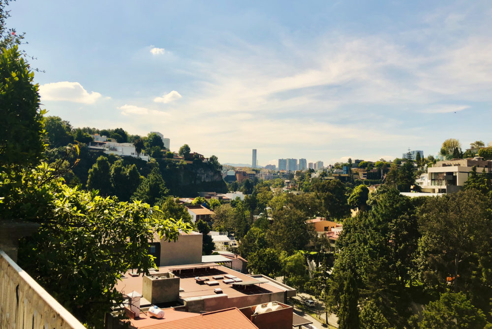 Bosques-de-las-Lomas2-1000x670 - Así es la exclusiva colonia de CDMX donde vive Anahí