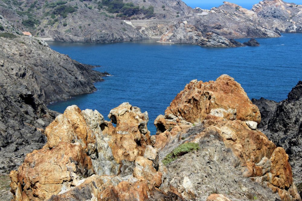 Cala_Culip_wikimedia_commons_Maria-planas-aulet-1000x667 - La cala que casi nadie conoce que es muy pequeña y sin turistas en la Costa Brava