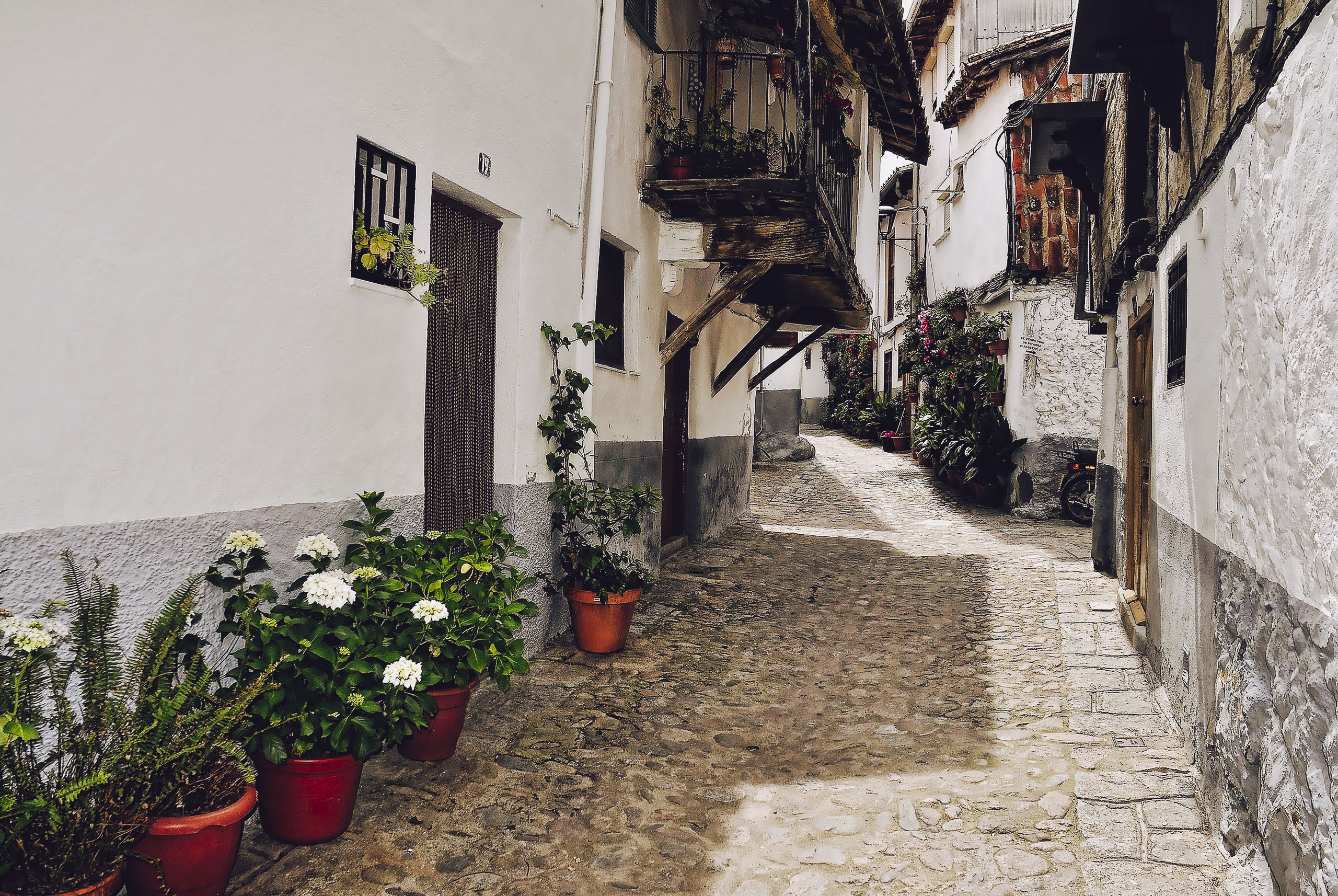 El bonito pueblo a 1 hora de Salamanca con preciosas cascadas y callecitas salidas de un cuento