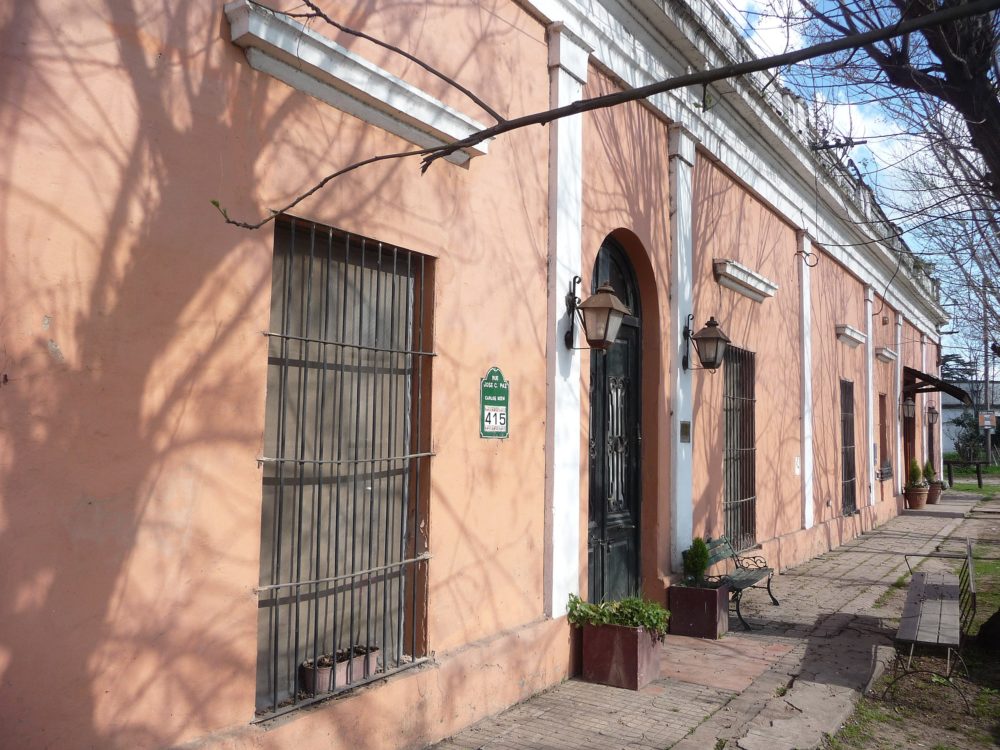 El bonito pueblo de campo a 90 minutos de la Ciudad de Buenos Aires perfecto para una escapada de fin de semana en familia