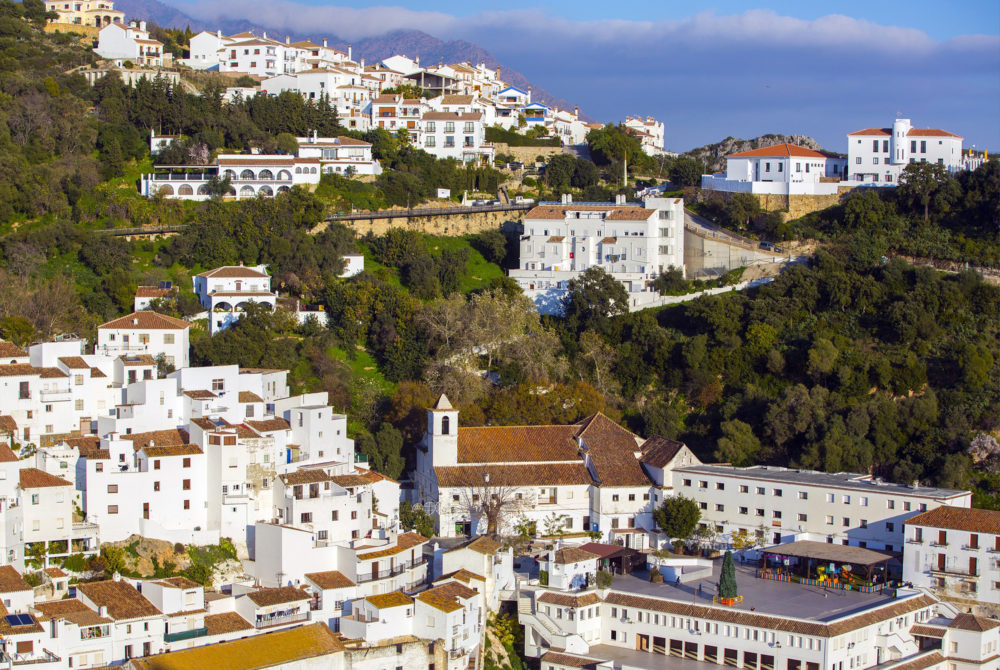 Casares-1000x670 - Los 3 pueblos blancos de la Costa del Sol en Málaga que debes visitar