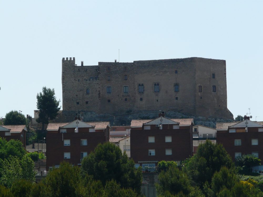 Castell_del_Papiol_wikimedia_commons_Pere-Lopez-1000x750 - 5 castillos en Barcelona en muy buen estado que puedes visitar