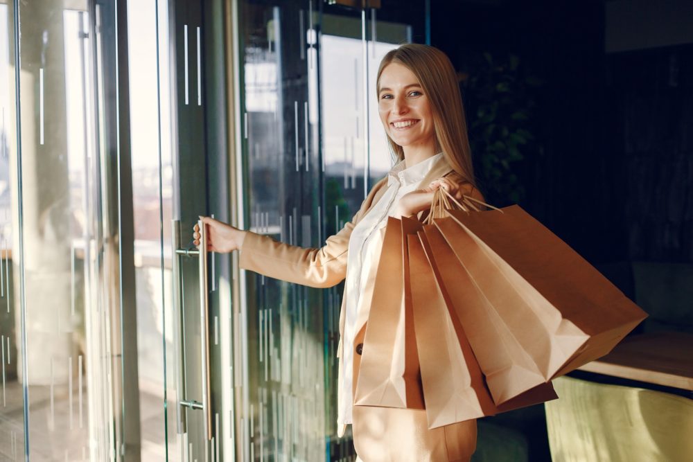 Compras-De-Lujo-Barcelona-1000x667 - Cuáles son las mejores zonas de tiendas de lujo para comprar en Barcelona