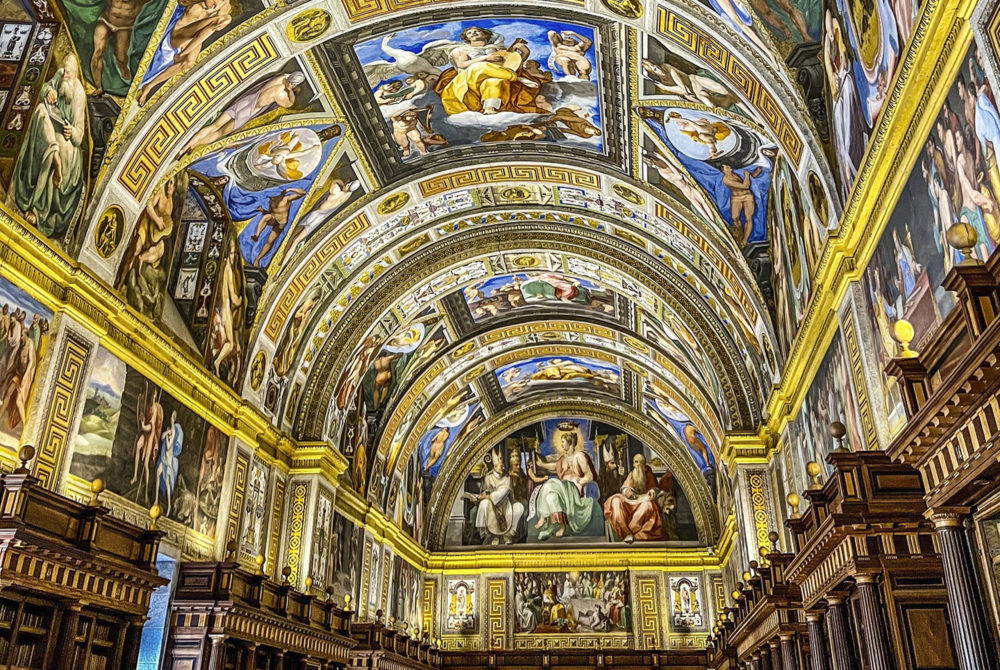 El-Escorial2-1000x670 - El hermoso monasterio a una hora de Madrid que fue elegido Patrimonio de la Humanidad por la UNESCO