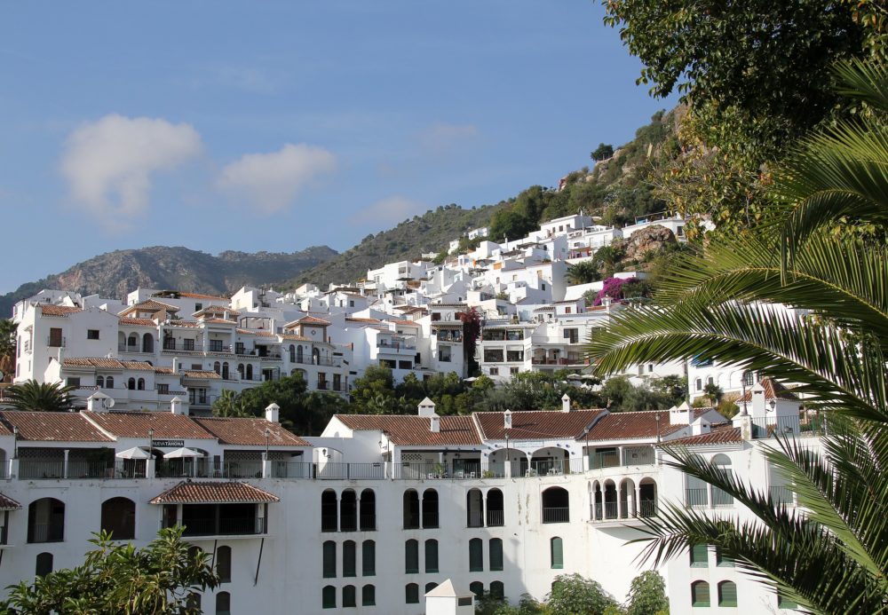 Frigiliana_wikimedia_commons_niall62-1000x693 - Cuáles son los Pueblos Más Bonitos de Andalucía