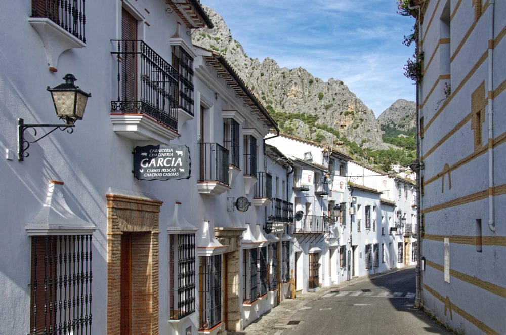 Es uno de los pueblos blancos más bonitos de España, está en Cádiz y te enamorará