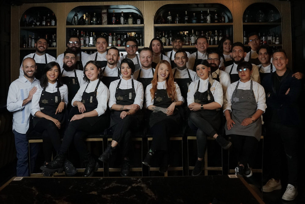 Handshake-Speakeasy-team-1000x667 - El mejor bar de Norteamérica está en México, según 50 Best Bars