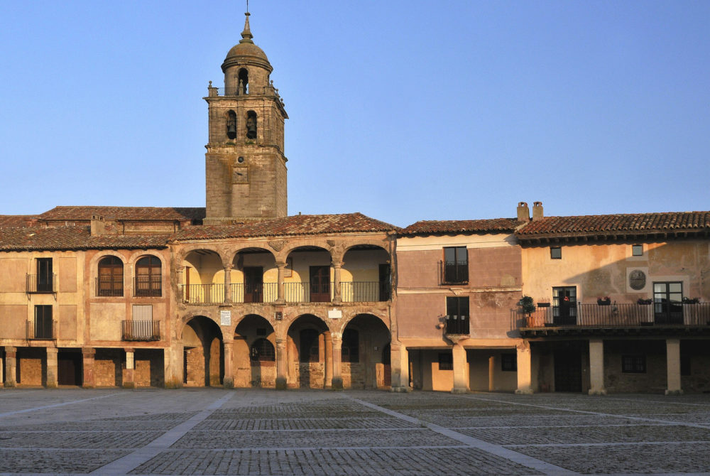 Medinaceli-1000x670 - El increíble pueblo a 2 horas de Madrid que resguarda un curioso castillo con un cementerio dentro