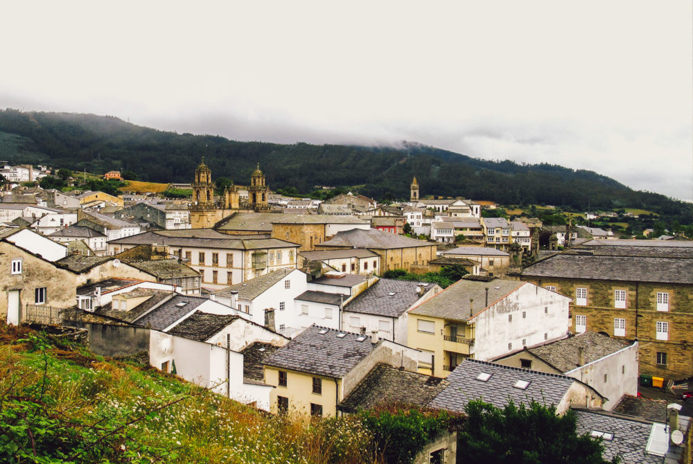 Este bonito pueblo en Galicia tiene paisajes de cuento y una exquisita gastronomía