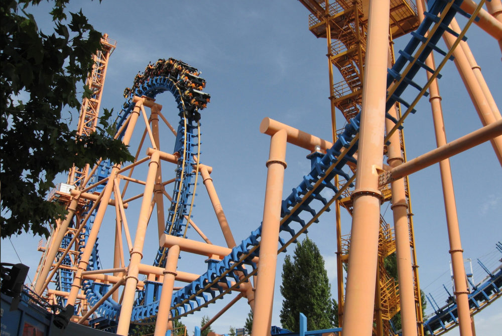 Montana-Rusa-Parque-Warner-1-1000x670 - Parque Warner Madrid: entradas, promociones y qué atracciones disfrutar sí o sí