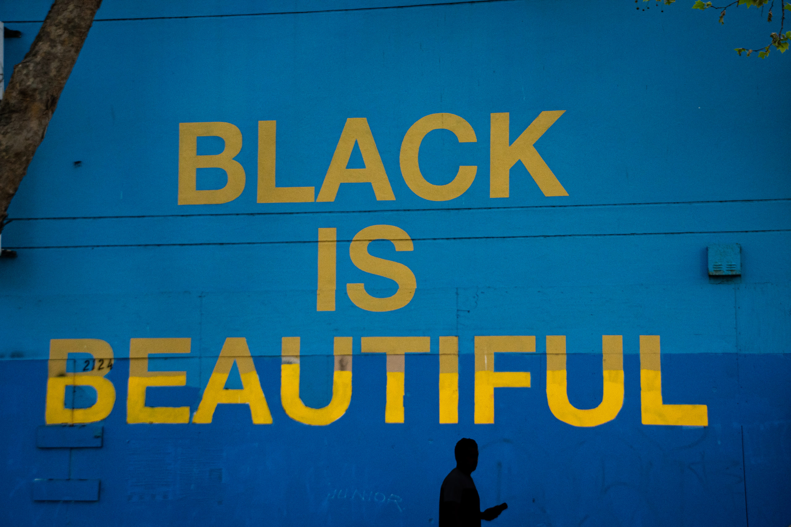 Murales-de-Oakland13-scaled - Murales de Oakland: recorre las calles en busca de sus elocuentes obras de arte