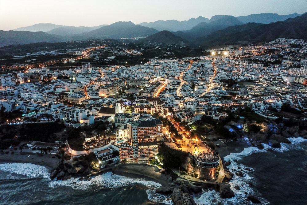Nerja-1000x670 - Qué ver en Málaga: 5 pueblos imprescindibles