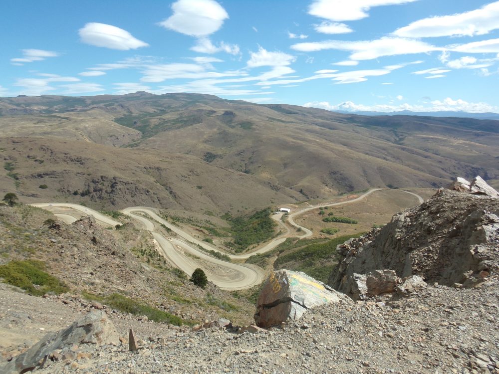 Neuquen_Argentina_wikimedia_commons_Mayra-HQ-1000x750 - La Ruta del Vino poco conocida de Argentina que no es Mendoza y sorprende con sus bodegas