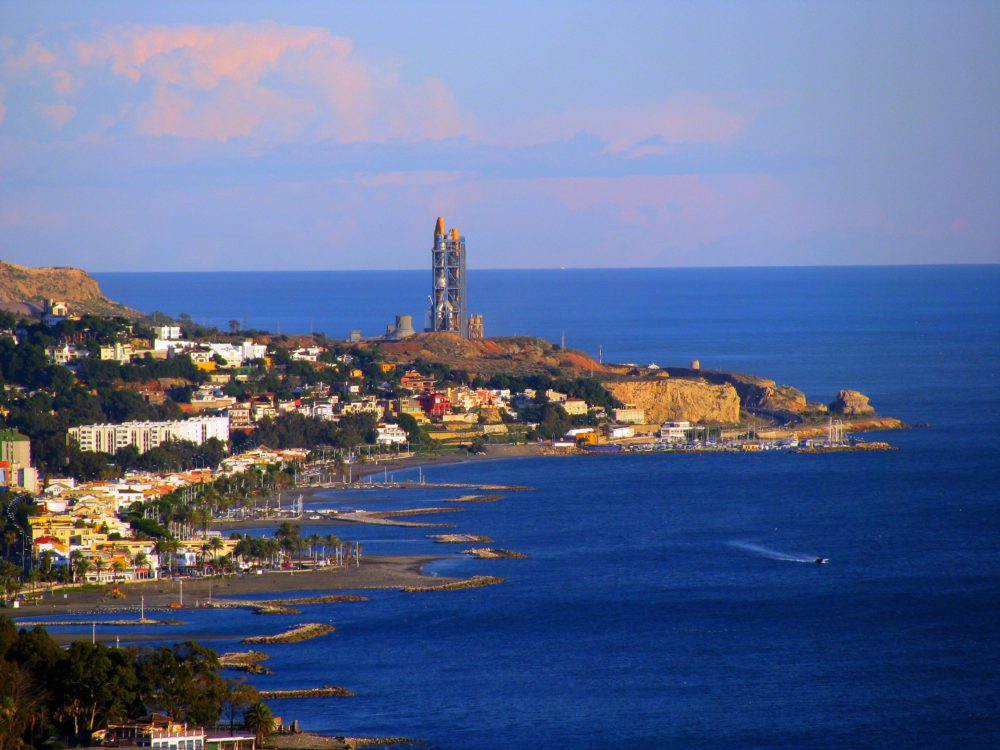 Playas_de_El_Palo_Malaga_wikimedia_commons_Bogdan-Migulski-1000x750 - 3 playas de Málaga que son Bandera Azul y recomendadas para visitar