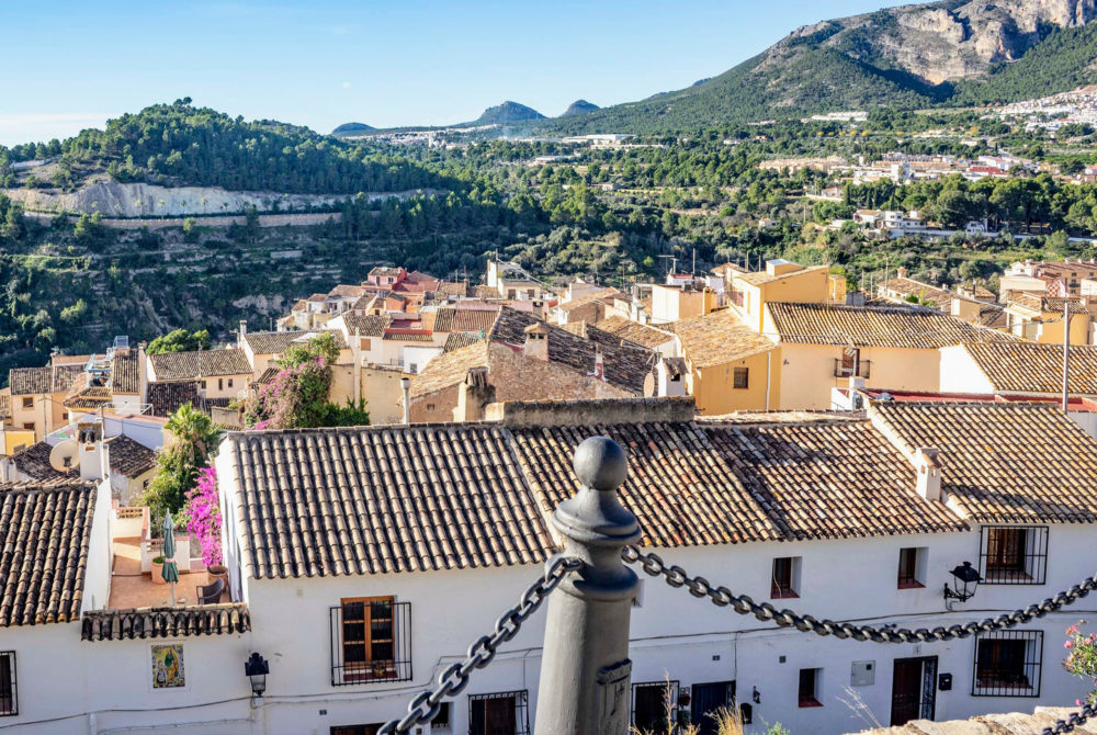 Polop-1000x670 - 5 hermosos pueblos de Alicante para una escapada de fin de semana