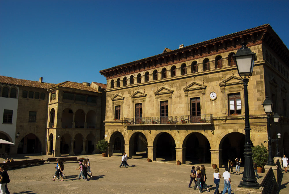 Pueblo-Espanol-1000x670 - Las 4 atracciones turísticas que son gemas ocultas de Barcelona