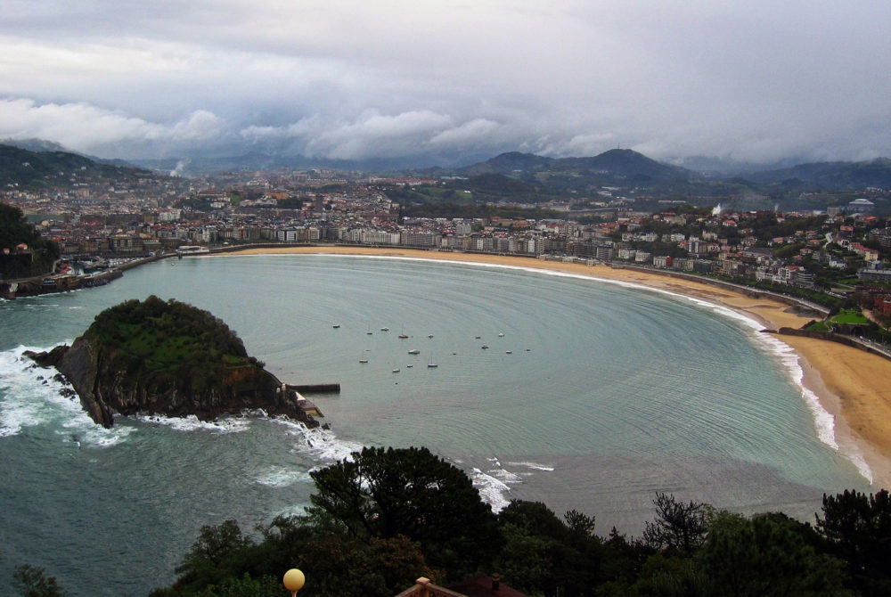 San-Sebastian-1000x670 - Las 5 mejores playas de lujo en España para unas vacaciones por todo lo alto